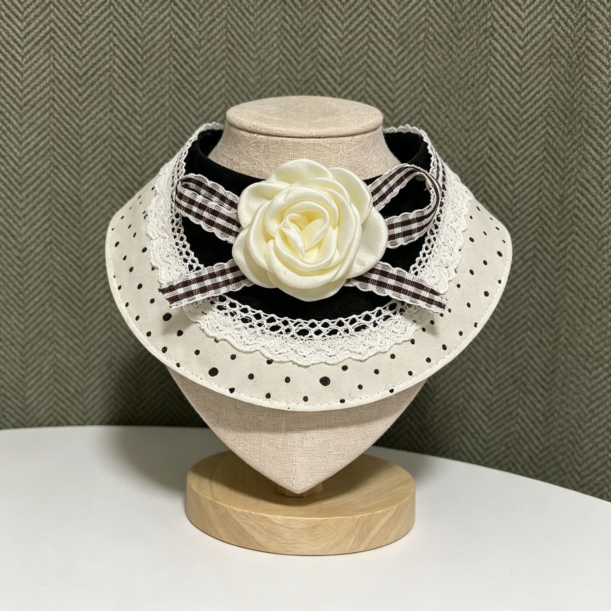 UNIKVERA Camellia Embroidery Drool Bib